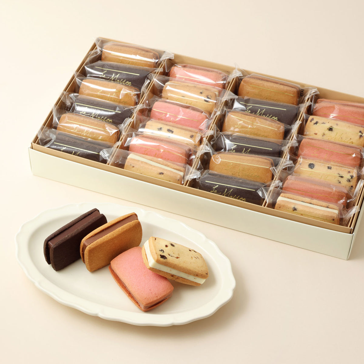 24 yukipon様 ラメゾン白金のチョコ10箱、靴下 Amazon | 【ラ・メゾン白金】 ショコラサンドアソート 4種類10個